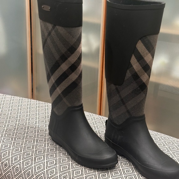 Burberry Rain Boots - Picture 3 of 6